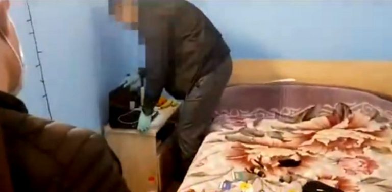 (ВИДЕО) «Обслуживала до 7 клиентов в день». Администратор отеля в Кишиневе фигурирует в деле о торговле детьми