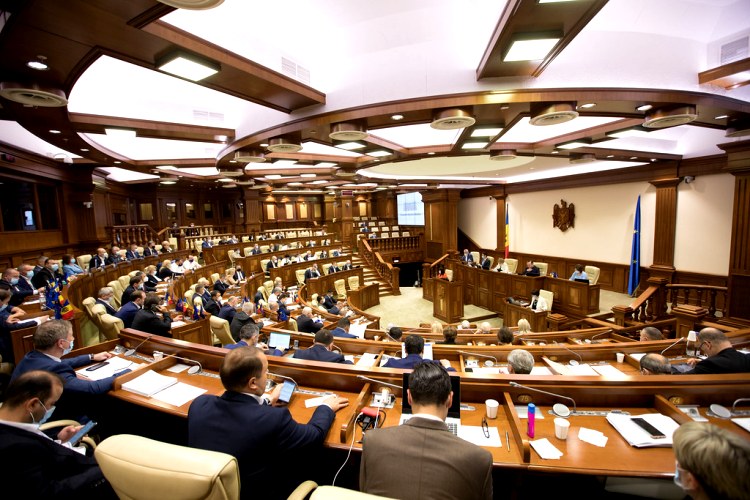 Парламент одобрил прекращение полномочий заместителя директора НЦБК