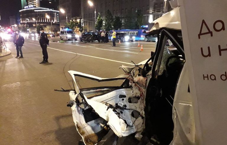 Пьяный Михаил Ефремов устроил в центре Москвы ДТП, в котором погиб человек