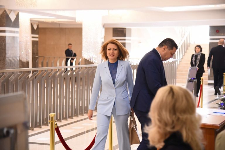 Арина Спэтару, депутат PPDA заражена COVID-19: «Я твердо убеждена, что «подхватила» вирус в парламенте»