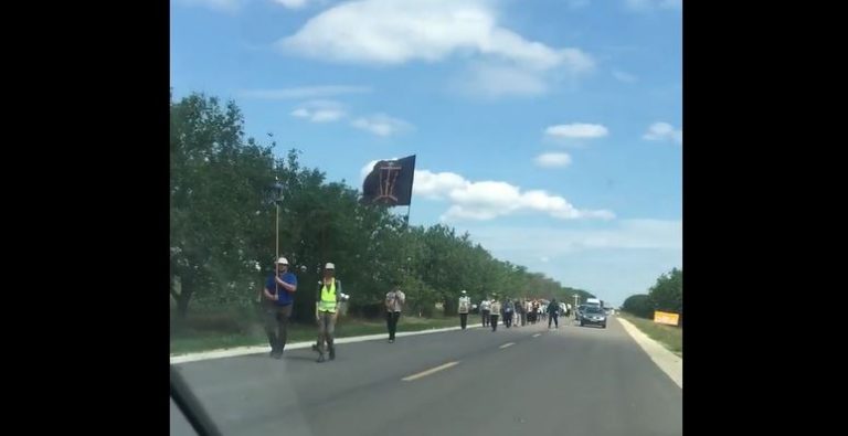 (ВИДЕО) По дорогам Гагаузии прошел крестный ход. В стране все еще действует ЧП в сфере общественного здравоохранения