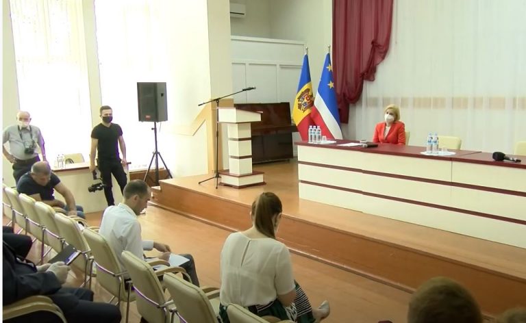 НСГ закрыто на карантин, но некоторые депутаты и члены исполкома пришли на заседание. Оно не состоялось из-за отсутствия кворума