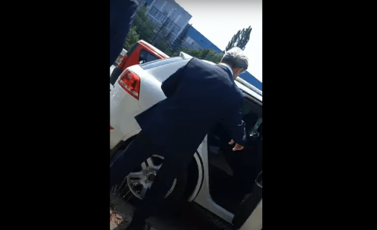 (ВИДЕО) Батрынча и Фуркулицэ садятся в авто Гацкана. Pro Moldova: Ему угрожали физической расправой