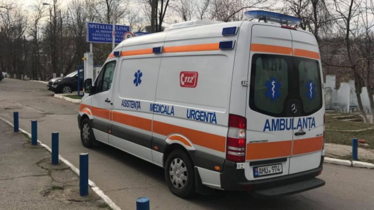 За два дня 4 ребенка родились в машинах скорой помощи. Какие еще запросы зарегистрированы в службе 112