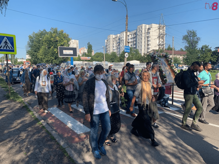 (ФОТО) «Крестный ход» в период пандемии в Кишиневе