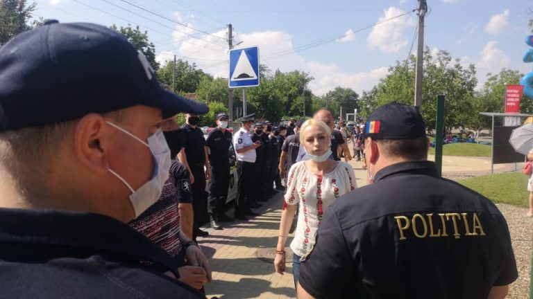 (ВИДЕО) ANSA говорит о необходимости закрытия Orheiland, а перед парком развлечений проходит сход жителей Оргеева