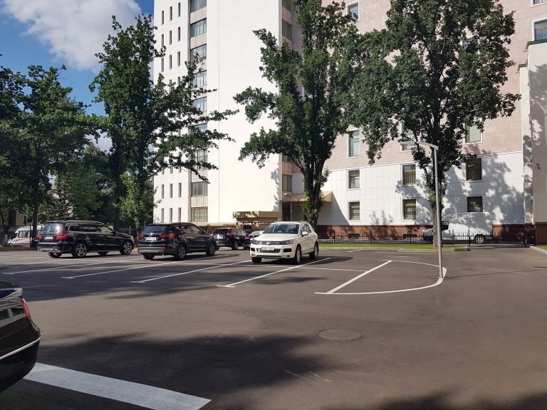 (ФОТО) Алайба: Авто Гацкана за ночь исчезло с парковки Парламента