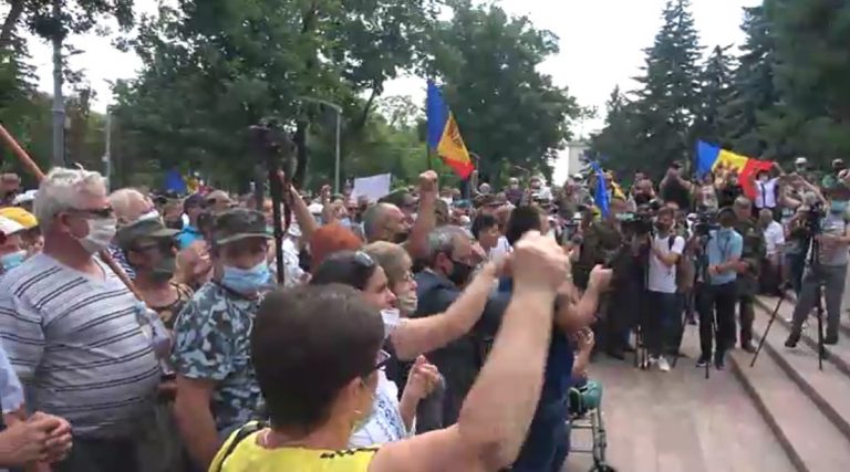 (LIVE) Ветераны Приднестровского конфликта протестуют в Кишиневе