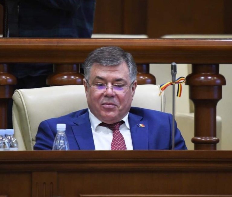 Депутат Реницэ может подать в суд на генпрокурора Стояногло