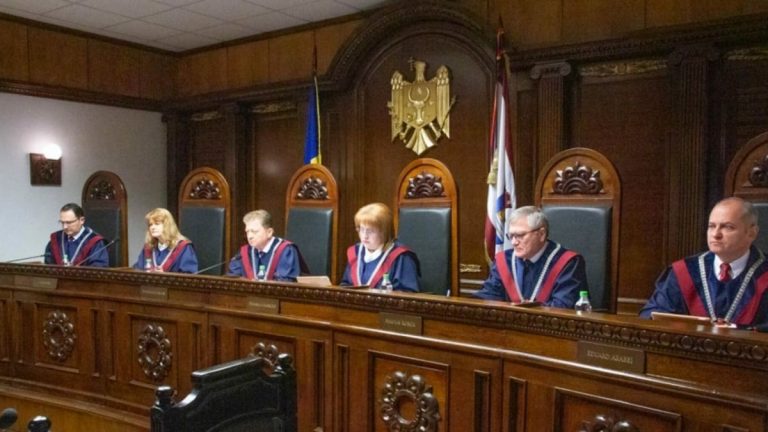 Разъяснения КС о том, почему парламентские и президентские выборы не могут проходить в один день