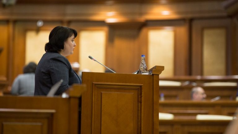 Министр здравоохранения: «Мы стремимся увеличить количество тестов до 5000 в день»