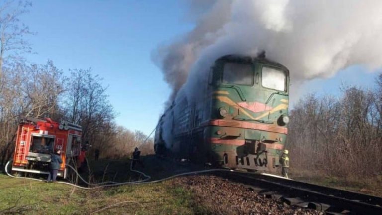 Загорелся вагон с пассажирами на маршруте Окница-Бельцы. Пожар произошел недалеко от города Дрокия