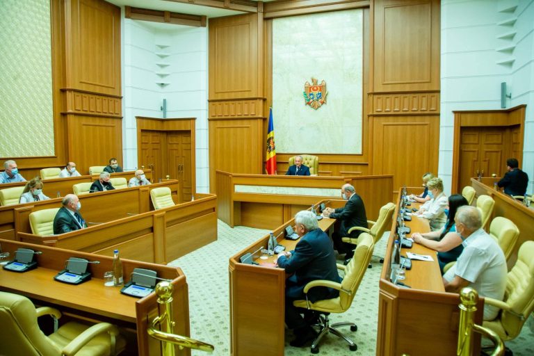 Состоялось первое заседание комиссии по конституционной реформе, созданной Додоном
