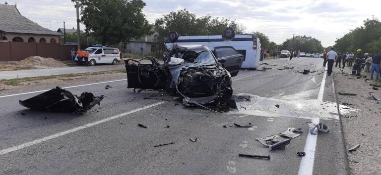 Состояние потерпевших в аварии у Штефан-Водэ: 18-летний парень находится в коме