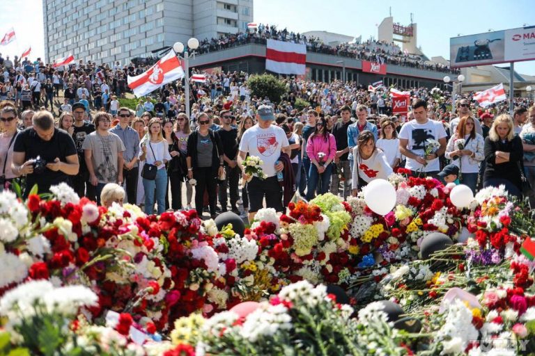 СК Беларуси признал, что первого погибшего во время протестов убили силовики. Но уголовное дело возбуждать не стал