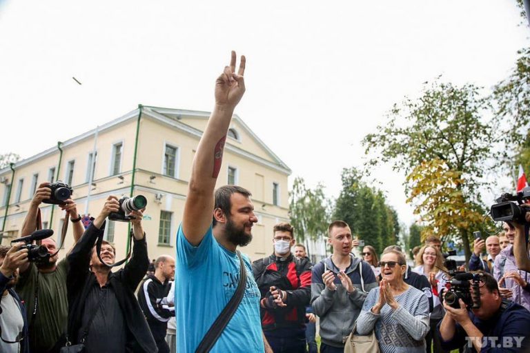 (update) Члена Координационного совета оппозиции Беларуси арестовали на 10 суток