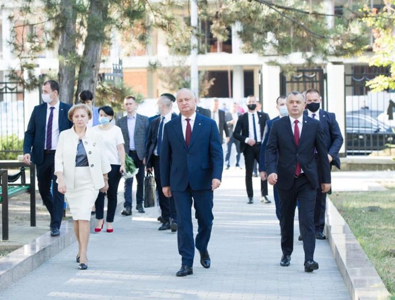(Фото) «С 1991 года Молдова еще не проходила через столь болезненные испытания». Игорь Додон поздравил граждан с Днем независимости