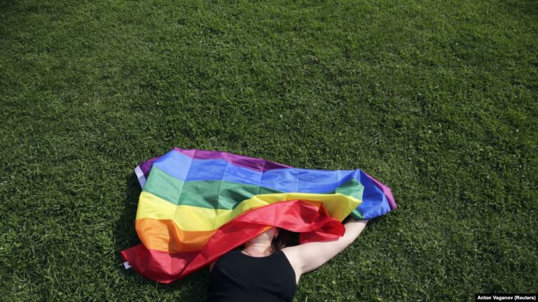 На марше ЛГБТ в Одессе произошла драка с участием националистов