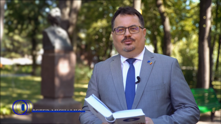 (ВИДЕО) Посол ЕС в Республике Молдова, прочел стихотворение Еминеску по случаю Дня национального языка