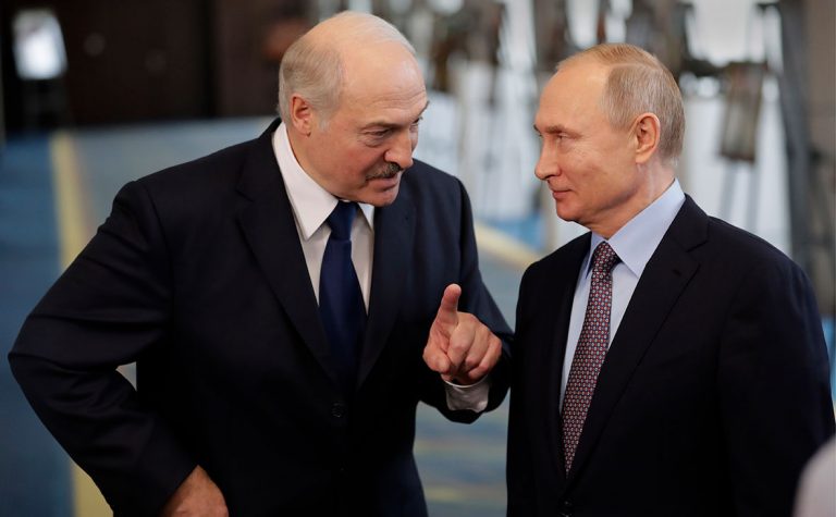 Лукашенко поговорил с Путиным о протестах в Беларуси. Президенты уверены, что все проблемы будут вскоре решены