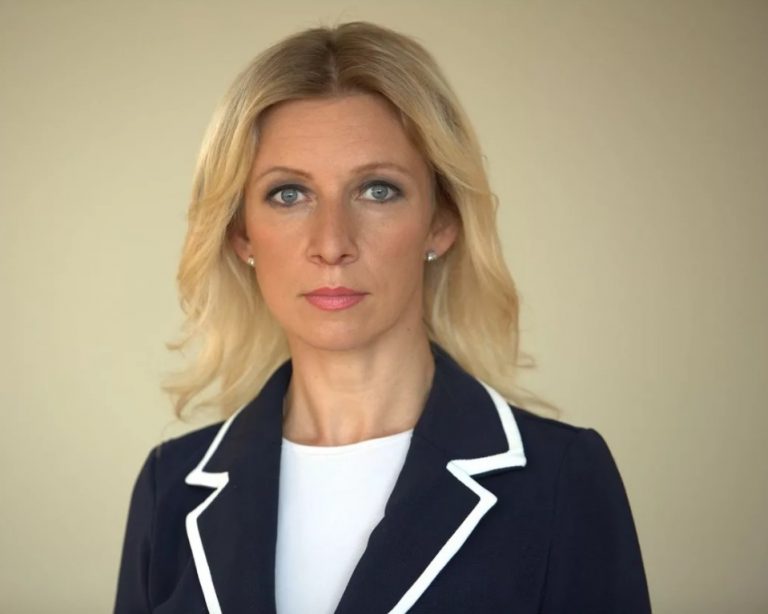 «Берлин блефует, обслуживая грязную политическую возню». Захарова потребовала от Германии предоставить свидетельства отравления Навального
