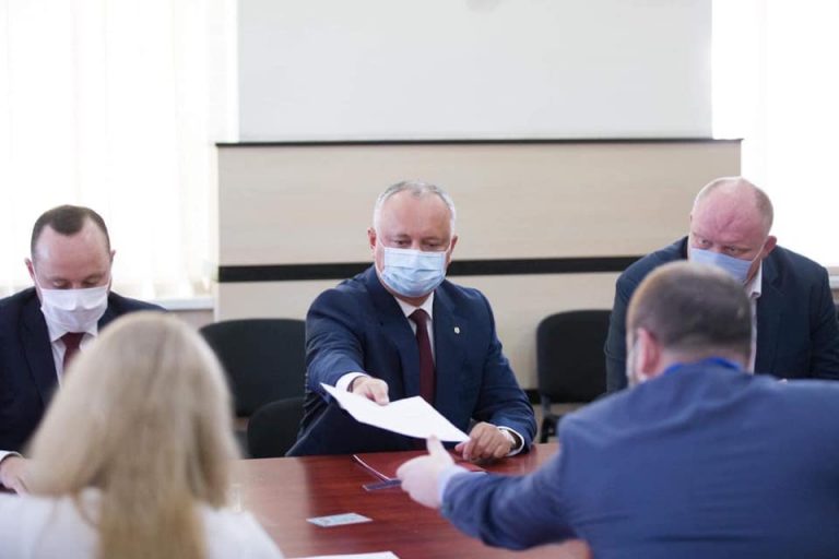 Игорь Додон после подачи документов в ЦИК: Молдову должен возглавлять ответственный лидер-патриот с характером