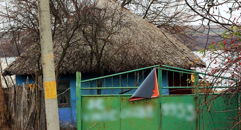 В районе Штефан-Водэ в заброшенном доме обнаружен труп мужчины