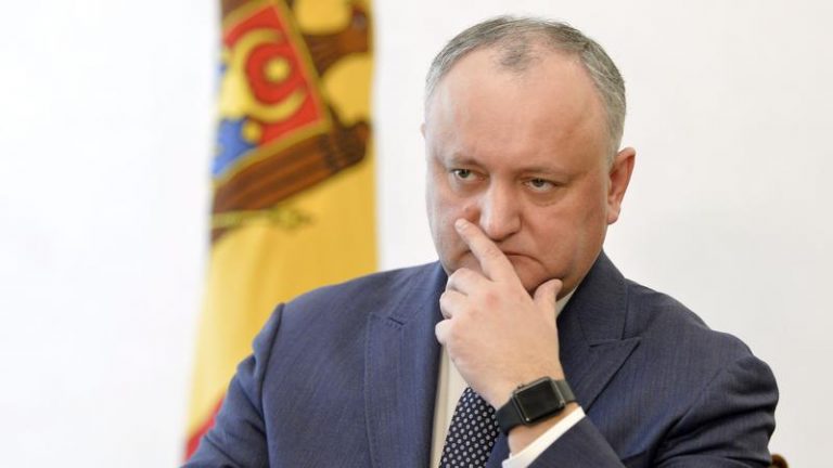 Додон выразил сомнения в достоверности списков для голосования в странах ЕС