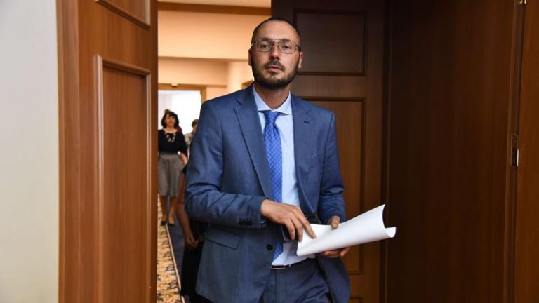 Литвиненко направил обращение в Генпрокуратуру: Подписи для голосования за границей собирал человек, который в 2020 году не выезжал из РМ