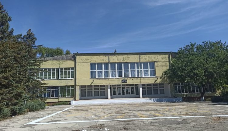 Лицей в Бессарабке переходит на дистанционное обучение. У четверых учителей подтвержден COVID-19, у ученика температура