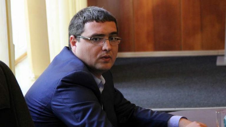 Усатый утверждает, что Плахотнюк купил билет на самолет на Кипр