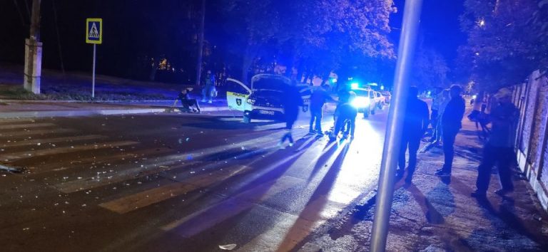 (ФОТО) В Кишиневе произошло ДТП с участием полицейской машины