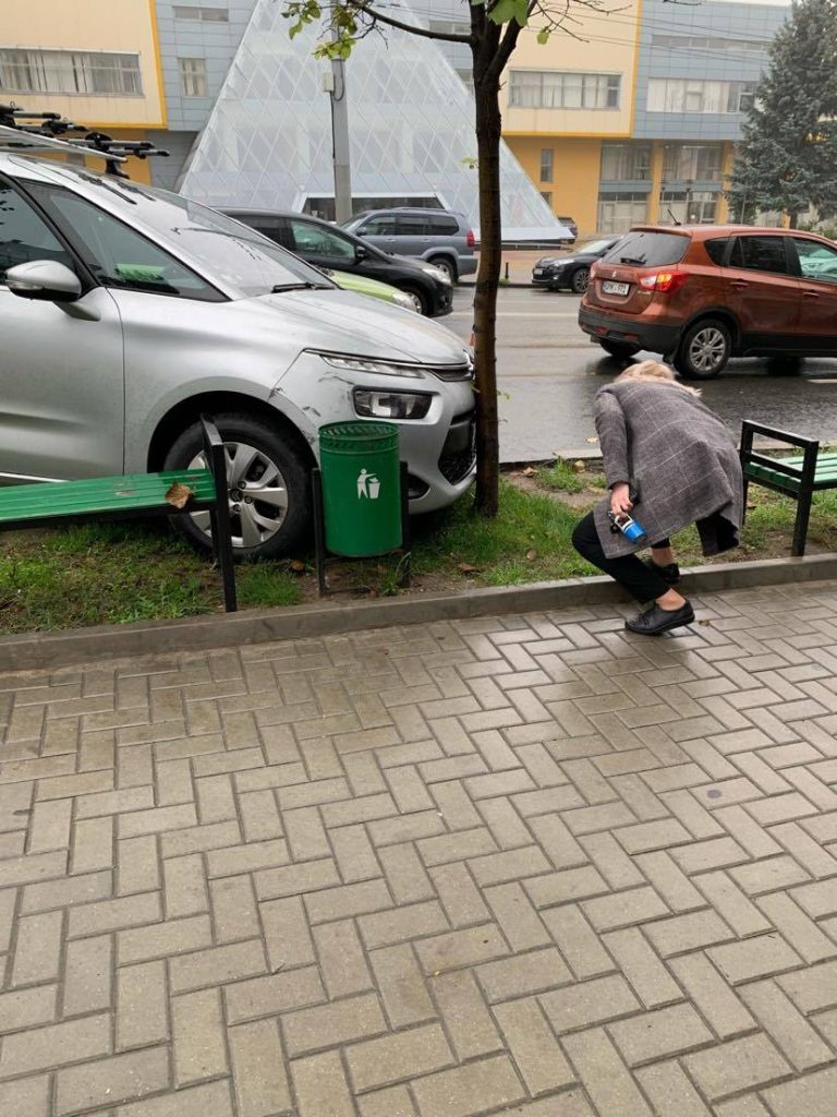 (ФОТО) Авария в центре Кишинева с участием троллейбуса и частного авто