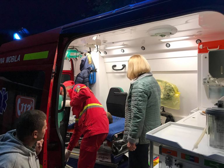 (Фото) Операция SMURD: Ребенок из Кишинева срочно доставлен в Бухарест
