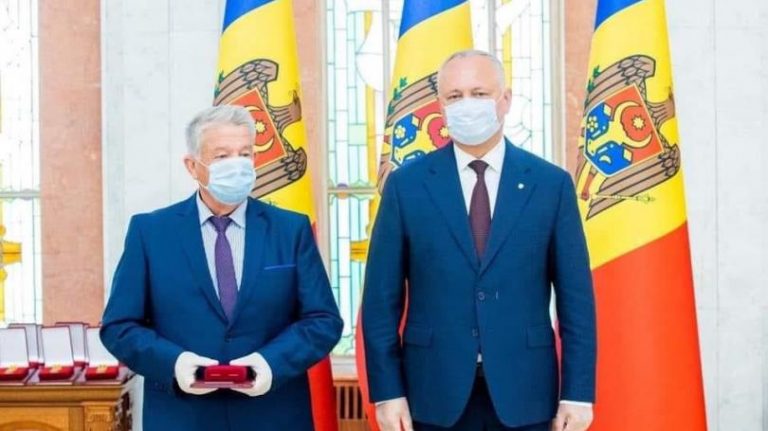 Скончался депутат первого парламента Молдовы. Он был награжден Додоном в один день с Михаилом Айзиным