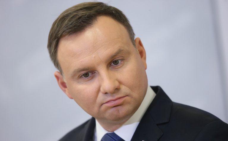 (UPD) Президент Польши прибыл на встречу с Байденом на запасном самолете