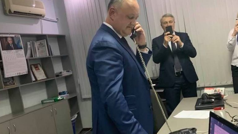 PAS обратилась в полицию и ЦИК относительно звонков на личные номера граждан: «Им сообщают, что у Додона больше шансов на победу»