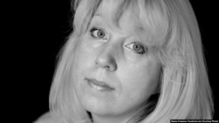 Baza: Главный редактор нижегородского издания KozaPress Ирина Славина подожгла себя у здания МВД
