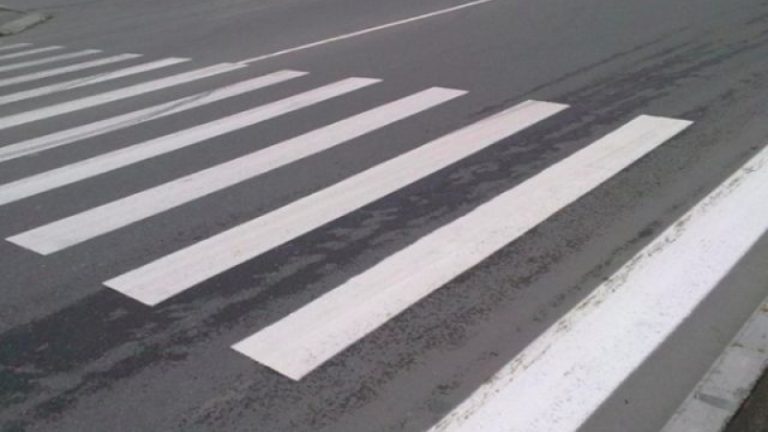 В Хынчештах 13-летнюю девочку сбил автомобиль на пешеходном переходе