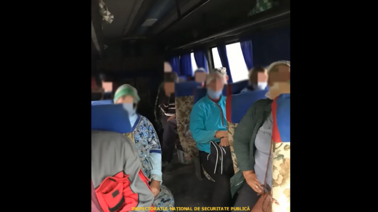 (Видео) В Кагульском районе сотрудники INSP остановили пьяного водителя микроавтобуса. В салоне находились 14 пассажиров