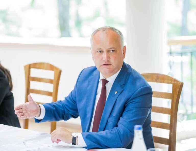 Что говорит Аппарат президента о сегодняшних событиях в Парламенте и обвинениях в узурпации государственной власти Додоном