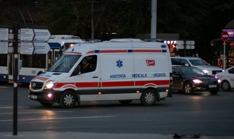 Более 16 тысяч человек обратились в скорую медицинскую помощь за минувшую неделю