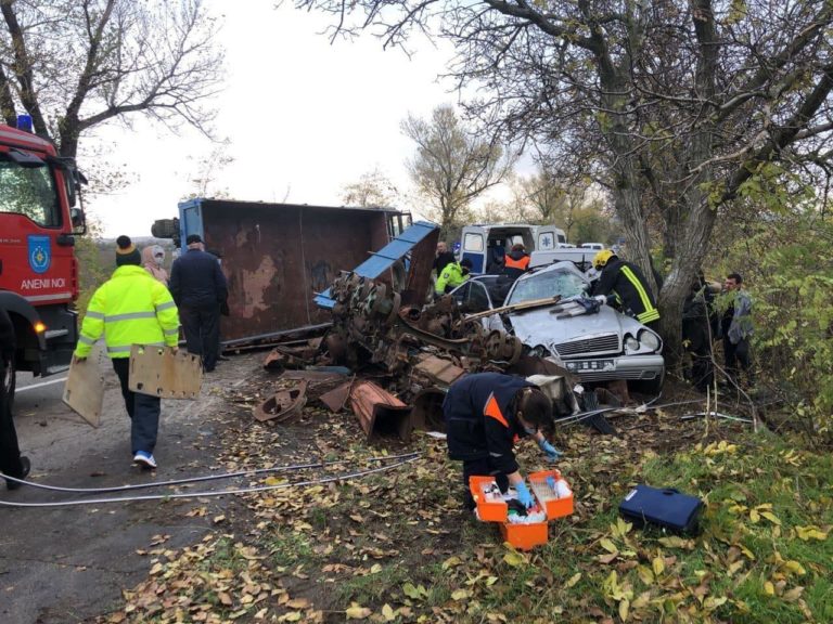 (Фото) Авария в районе Анений Ной: два человека в тяжелом состоянии доставлены в больницу