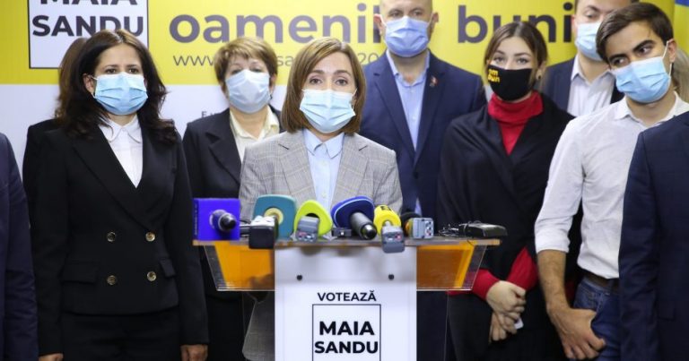 Майя Санду обратилась к избирателям Додона: Он лжет вам