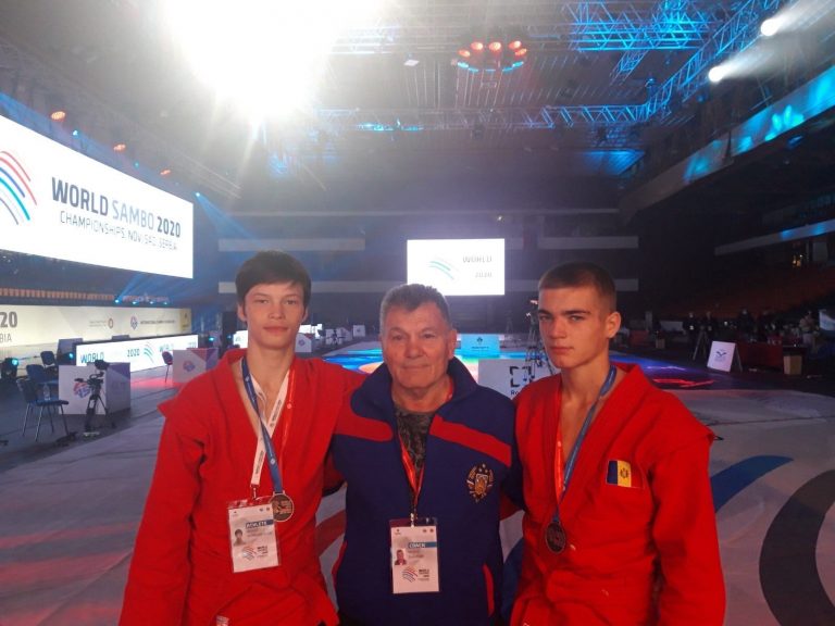 (ФОТО) Серебряную и золотую медаль завоевали гагаузские спортсмены на Чемпионате мира по самбо
