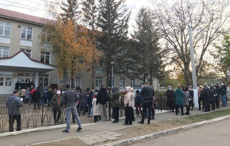 Явка на избирательных участках в России выше по сравнению с первым туром. Сколько граждан Молдовы успели проголосовать