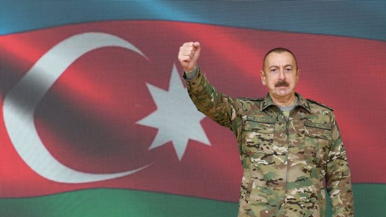 «Битва продолжается». Президент Азербайджана заявил о захвате карабахского города Шуша. Армения это отрицает