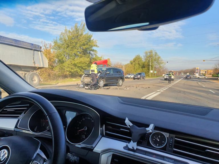 (upd) Подробности аварии в Оргееве: водитель не учел расстояние между машинами