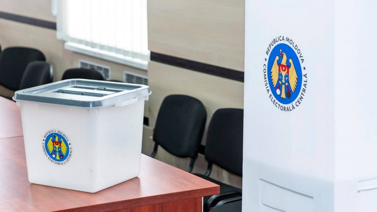 В Липканах распечатали урну до завершения работы избирательного бюро