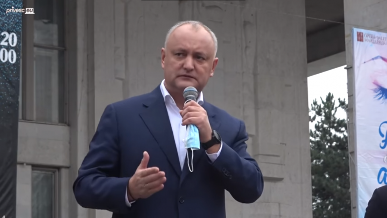 Додон о количестве избирательных участков за границей: «Почему должны решать те, кого нет в стране?»